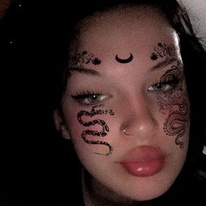 Meet your Posher, Ella